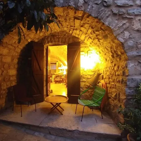Apartment Atypique Et Authentique Les Matelles